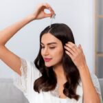 गर्मी में बाल झड़ने की समस्या से परेशान हैं, फॉला करें ये रूटीन बढ़ाए मजबूती