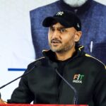 ‘अपने नेताओं से कहो पैसे बनाना बंद करें…’, AAP समर्थकों को हरभजन का जवाब