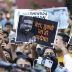 जंतर मंतर पर कॉकरोच जनता पार्टी का प्रदर्शन, जुटने लगे समर्थक, अब आगे क्या