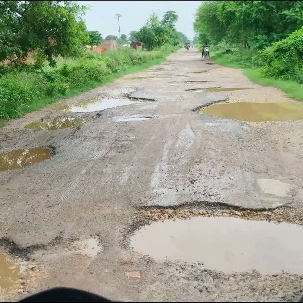 जैतापुर-पचपेड़वा मार्ग गड्ढों और जलभराव से ग्रस्त:स्थानीय लोगों को मरम्मत और चौड़ीकरण की उम्मीद