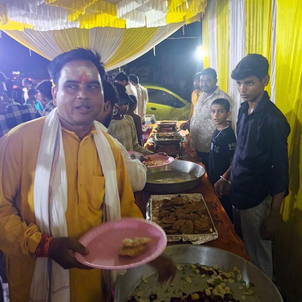 शिव महापुराण कथा के समापन:गुमा फातिमाजोत तिराहा पर भंडारा में हजारों श्रद्धालुओं ने ग्रहण किया प्रसाद