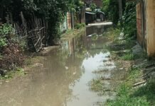 सेमरौना में जलभराव की गंभीर समस्या:नालियों की उचित निकासी न होने से बढ़ी परेशानी, ग्रामीणों ने दी आंदोलन की चेतावनी