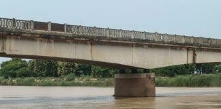 बलरामपुर में राप्ती नदी का जलस्तर बढ़ा:तटवर्ती इलाकों में सतर्कता, प्रशासन ने जारी किए निर्देश