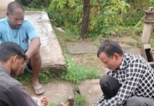 दैनिक भास्कर की खबर का असर:मिहींपुरवा में खराब हैंडपंप ठीक हुआ, वार्डवासियों को पेयजल संकट से राहत