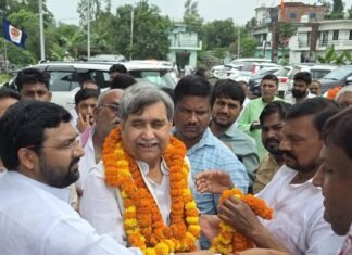 सांसद कर्मा में नए फिलिंग स्टेशन के उद्घाटन में शामिल:मुनीर चौधरी के उजियार फिलिंग स्टेशन का हुआ शुभारंभ