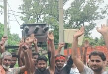 सिपहिया हुलास में ट्रांसफार्मर जला, ग्रामीण परेशान:दो साल से बिजली संकट, 63 KVA ट्रांसफार्मर लगाने की मांग