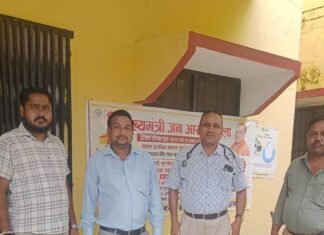 मुख्यमंत्री जन आरोग्य मेले में 51 मरीजों की जांच हुई:रामनगर सेमरा नानपारा के चौगड़वा में हुआ आयोजन