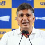 साइकिल खरीद में 90 करोड़ रुपये के घोटाले का आरोप, AAP ने दिल्ली सरकार को घेरा