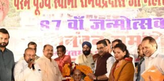 संतों के जमघट से भक्तिमय हुई संस्कारधानी, 108 सुरों में हुआ हरिनाम संकीर्तन News Desk