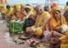 पितृ पक्ष में राशि के अनुसार इस रंग के वस्तुओं का करें दान, सूर्य देव के जरिए पितरों तक पहुंचेगा तर्पण, ज्योतिषाचार्य नें बताया