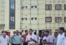 बलरामपुर में डीएम ने मां पाटेश्वरी विश्वविद्यालय का किया निरीक्षण:फिनिशिंग और लोकार्पण की तैयारियों पर दिए निर्देश, हॉस्टल का भी किया भ्रमण