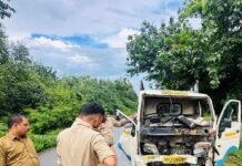 गुमड़ी जंगल में पिकअप-स्कॉर्पियो की टक्कर, दो लोग घायल:गोंडा-उतरौला मुख्य मार्ग पर हुआ हादसा, कार चालक फरार