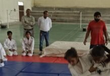 22 जूडो खिलाड़ियों का प्रदेश स्तरीय प्रतियोगिता के लिए चयन:बलरामपुर में मंडलीय मुकाबले में दिखाया दम, जिला क्रीड़ा अधिकारी ने मेडल पहनाकर किया सम्मानित