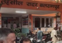 खतौनी में अंश संसोधन के लिए भटक रहे किसान:अधिकारी नहीं दे रहे ध्यान, धान बिक्री और KCC में आ रही दिक्कत