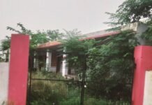 कवलपुर का पूर्व माध्यमिक विद्यालय डेढ़ साल से बंद:अंशू सिंह और विभा वर्मा दूसरे स्कूल में अटैच, 15 अगस्त पर भी नहीं खुला