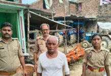 बलरामपुर पुलिस ने वरिष्ठ नागरिकों और दिव्यांगजनों से संवाद किया:CPU के जरिए कुशलक्षेम जाना, साइबर अपराध और नशामुक्ति पर जागरूकता अभियान चलाया