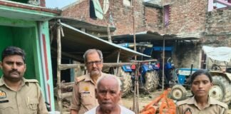 बलरामपुर पुलिस ने वरिष्ठ नागरिकों और दिव्यांगजनों से संवाद किया:CPU के जरिए कुशलक्षेम जाना, साइबर अपराध और नशामुक्ति पर जागरूकता अभियान चलाया