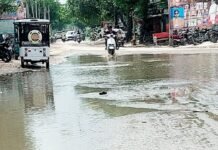 गुमा फात्मा जोत में बारिश से जलभराव, आवागमन ठप:नाली न होने से मोहल्लों और मुख्य मार्गों पर भरा पानी; लोगों ने स्थायी समाधान मांगा