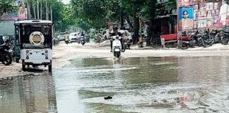 गुमा फात्मा जोत में बारिश से जलभराव, आवागमन ठप:नाली न होने से मोहल्लों और मुख्य मार्गों पर भरा पानी; लोगों ने स्थायी समाधान मांगा