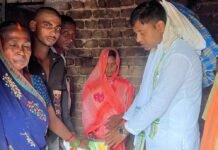 चार मासूमों की मौत के बाद पंचमा गांव में ब्रह्मभोज:कांग्रेस नेता की परिजनों को सांत्वना; बोले- इस दुख की घड़ी में परिवार अकेला नहीं