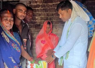 चार मासूमों की मौत के बाद पंचमा गांव में ब्रह्मभोज:कांग्रेस नेता की परिजनों को सांत्वना; बोले- इस दुख की घड़ी में परिवार अकेला नहीं