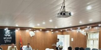श्रावस्ती में बाल विवाह और बालश्रम रोकने का निर्देश:गांव-गांव चौपाल लगाकर लोगों को जागरूक करने और त्वरित कार्रवाई होगी