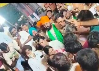 बलहा में बदहाल बिजली व्यवस्था पर अनशन:मिहींपुरवा की SDM ने युवाओं को दिया आश्वासन, 45 दिन का अल्टीमेटम