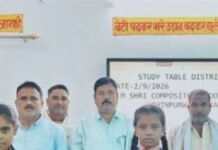 सुजौली में बच्चों को मिलीं स्टडी टेबल:घर पर पढ़ाई का अच्छा माहौल देने के लिए सीएम योगी की पहल