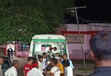 इकौना में साइकिल और बाइक की टक्कर:बाइक, साइकिल सवार घायल; जिला अस्पताल रेफर किया गया