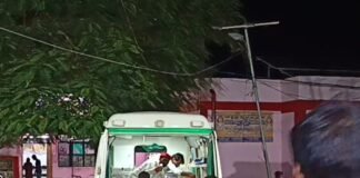 इकौना में साइकिल और बाइक की टक्कर:बाइक, साइकिल सवार घायल; जिला अस्पताल रेफर किया गया