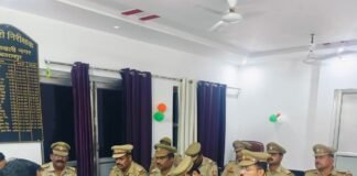 बलरामपुर में CO नगर ने विवेचकों को दिया टास्क:आधी रात तक चली बैठक, लंबित मामलों पर लापरवाही न बरतने की चेतावनी