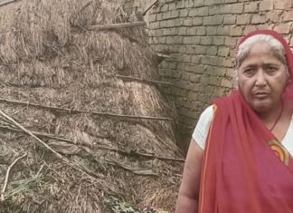 पगार गांव में तेज बारिश से गिरे दो कच्चे मकान:मलबे में दबी महिला को ग्रामीणों ने सुरक्षित बाहर निकाला, राजस्व टीम पहुंची