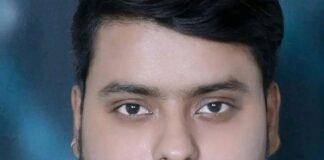 मानस की मौत के बाद शहर में लगीं होल्डिंग:सड़क हादसे के जिम्मेदार ड्राइवर पर कार्रवाई की मांग, नशे में ड्राइविंग के खिलाफ उठी आवाज