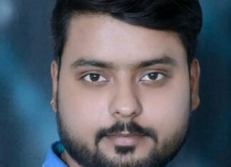 मानस की मौत के बाद शहर में लगीं होल्डिंग:सड़क हादसे के जिम्मेदार ड्राइवर पर कार्रवाई की मांग, नशे में ड्राइविंग के खिलाफ उठी आवाज
