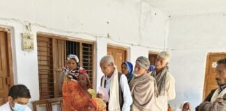रामनगर खजुरी में लगा नि:शुल्क नेत्र शिविर:मरीजों की भीड़ उमड़ी, आयुष्मान कार्ड धारकों का मुफ्त ऑपरेशन होगा