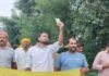 महसी में बिजली कटौती से परेशान लोगों ने किया प्रदर्शन:पावर हाउस से तहसील तक पैदल मार्च निकाला, एसडीएम को दिया ज्ञापन