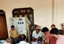 ग्राम चौपाल में ग्रामीणों की समस्याओं का मौके पर निस्तारण:नवाबगंज के रहीमनगर में लगी चौपाल, प्रधान और सचिव ने सुनी शिकायतें