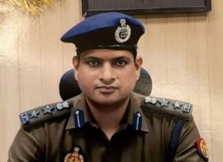 बस्ती में 27 पुलिसकर्मियों के तबादले:1 इंस्पेक्टर, 13 दरोगा समेत 27 की बदली तैनाती; वाल्टरगंज को मिला नया प्रभारी निरीक्षक