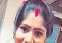 सल्टौआ गोपालपुर में विवाहिता का शव फंदे से लटकता मिला:सोनहा थाना क्षेत्र में फैली सनसनी, पुलिस ने पोस्टमार्टम के लिए भेजा
