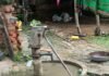 श्रावस्ती में हैंडपंप के पास गंदगी का अंबार:छांगुर पुरवा में सफाई न होने से ग्रामीण परेशान, बीमारी का डर