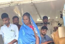 महुलनी गांव में 70 मरीजों का हुआ उपचार:मोबाइल मेडिकल यूनिट ने लगाया स्वास्थ्य कैंप, डॉक्टर ने दी बीमारियों से बचाव की जानकारी