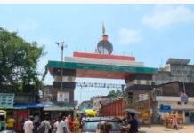 नौतनवा में नेपाल में बाढ़-भूस्खलन से भारतीय लापता:स्वजनों की चिंता बढ़ी, संपर्क साधने में हो रही परेशानी