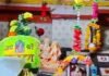 गिलौला में धूमधाम से मनेगा श्रीकृष्ण जन्मोत्सव:पोशाक, मुकुट, बांसुरी और पूजा सामग्री की खरीदारी बढ़ी, मंदिर समितियां व्यवस्थाओं को दे रहीं अंतिम रूप