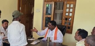 बलरामपुर में विधायक पल्टू राम ने सुनीं जनता की समस्याएं:आवास पर उमड़ी भीड़, अधिकारियों को दिए समय पर निस्तारण के निर्देश