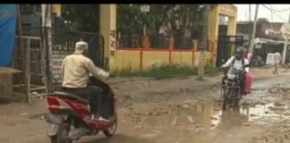 श्रावस्ती में सड़क पर जलभराव होगा कम:गड्ढों में रोड़े डाले जाएंगे और नाले में भी थोड़ी-थोड़ी दूर पर होंगे होल