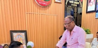 बलरामपुर नगर पालिका अध्यक्ष ने की जनसुनवाई:सुनीं नगरवासियों की समस्याएं, अधिकारियों को समयबद्ध और पारदर्शी समाधान के निर्देश दिए