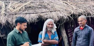 गरीब परिवार की दयनीय स्थिति पर प्रशासन हरकत में आया:एसडीएम के निर्देश पर नायब तहसीलदार पहुंचे, सपा नेता रानू ने भी की मदद