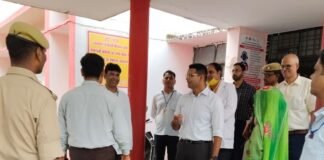 डीएम ने सादुल्लानगर-सीएचसी में ओटी तत्काल शुरू करने के निर्देश:गर्भवती महिलाओं को स्थानीय स्तर पर मिलेगी ऑपरेशन की सुविधा, स्वास्थ्य सेवाओं का लिया जायजा