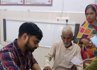 महराजगंज जिला अस्पताल में बढ़े मौसमी बीमारियों के मरीज:ओपीडी में सर्दी, खांसी और बुखार के मरीजों की भीड़