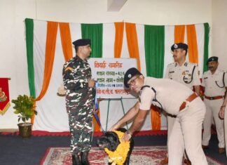 SSB का श्वान 'कोबी' 8 साल 17 दिन की सेवा:बलरामपुर में जवानों ने दी भावपूर्ण विदाई, निष्ठा और समर्पण की मिसाल